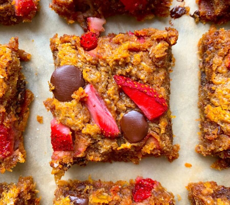CHOCOLATE CHIP STRAWBERRY BREAKFAST BARS Organically Addison
