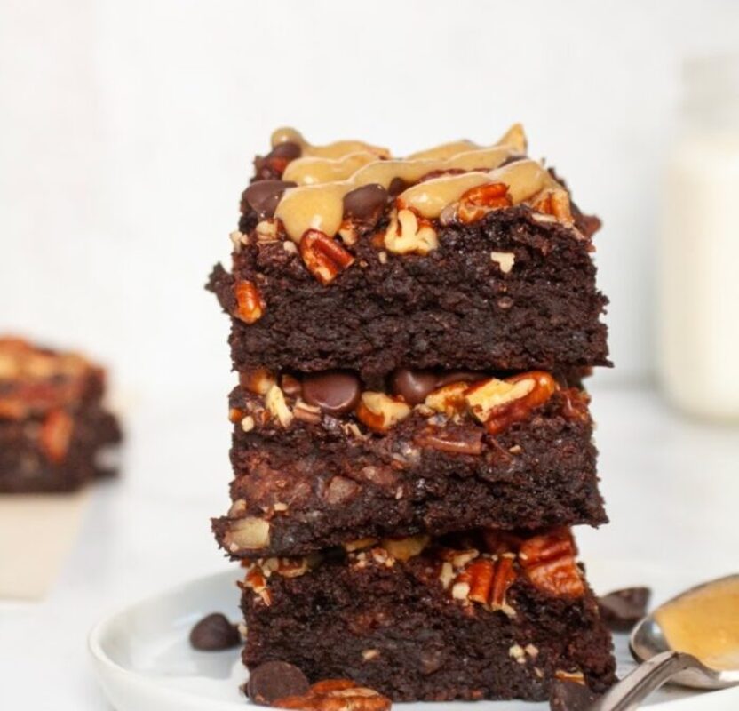 PALEO CARAMEL TURTLE BROWNIES – Organically Addison