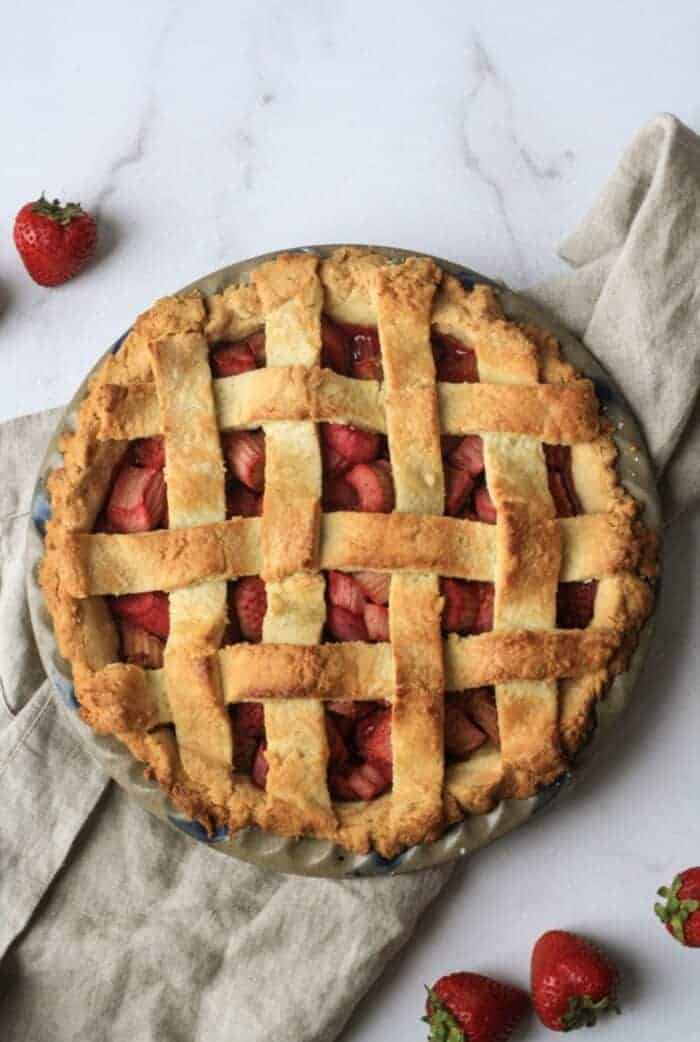 PALEO STRAWBERRY RHUBARB PIE - Organically Addison