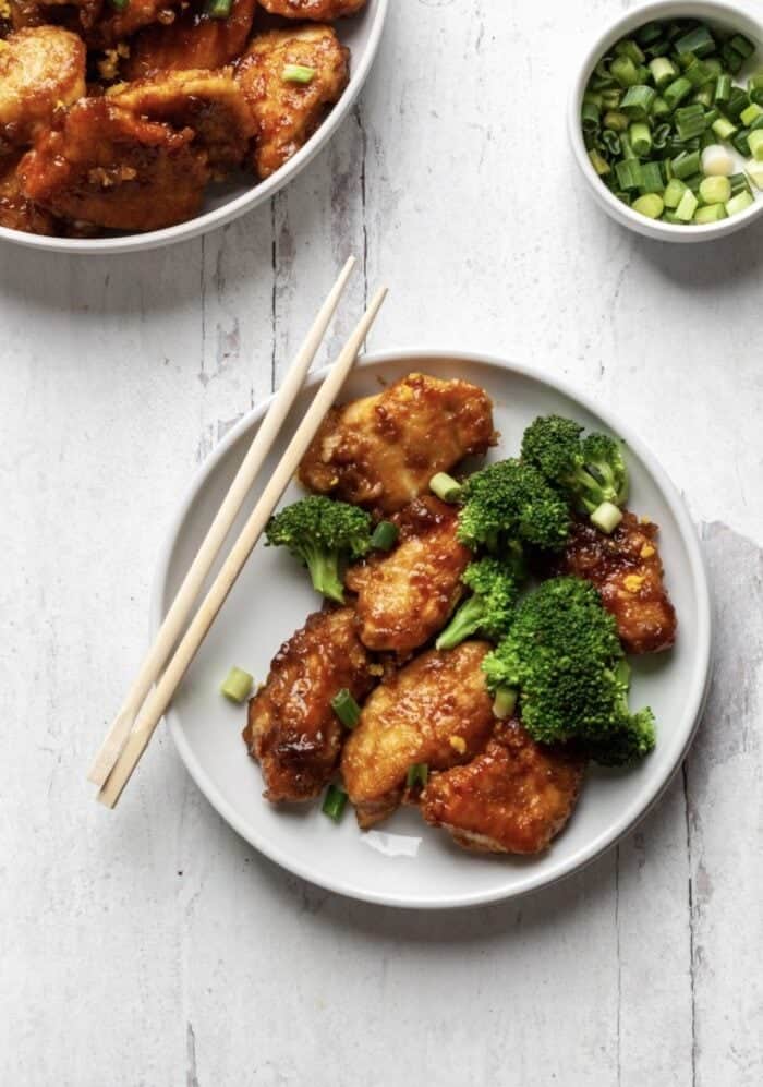 https://organicallyaddison.com/wp-content/uploads/2021/01/ORANGE-CHICKEN-8-e1610499019457.jpeg