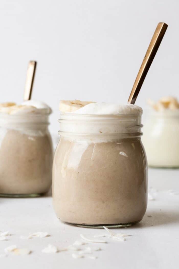 Vegan banana pudding in a jar