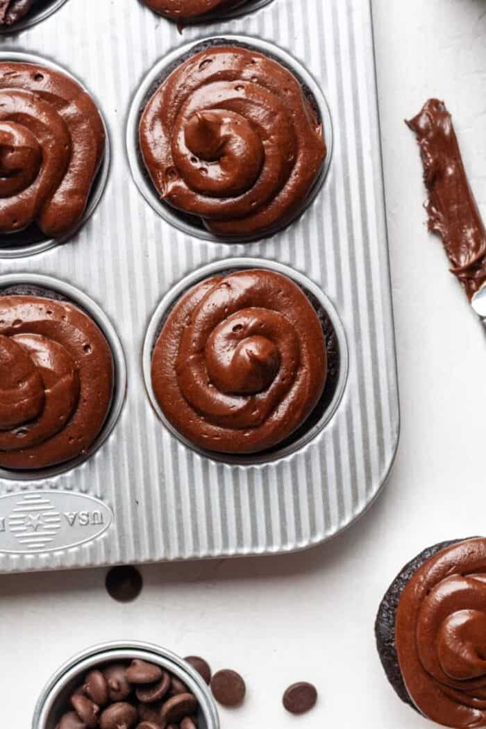 Paleo chocolate cupcakes with frosting