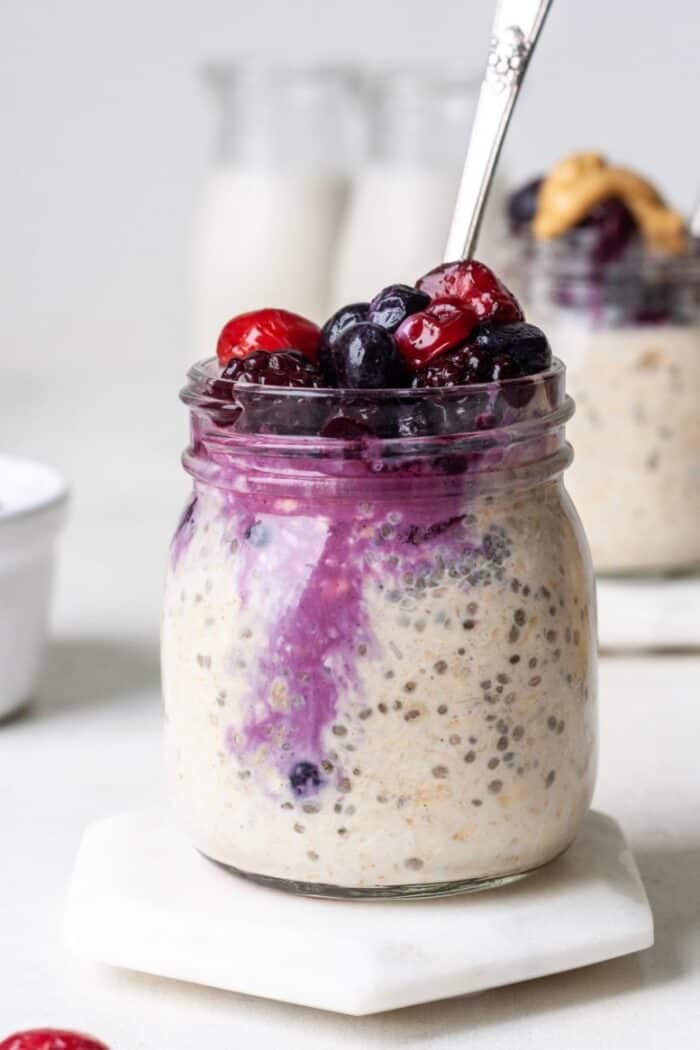 Oatmeal with frozen fruit and peanut butter