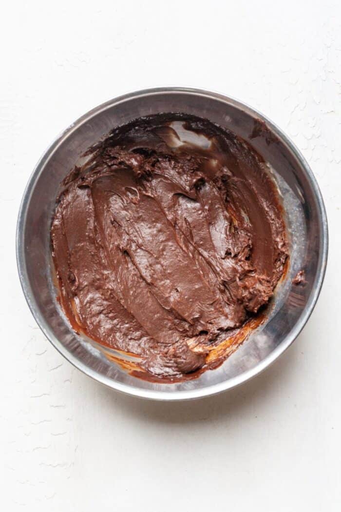 Paleo chocolate frosting in bowl