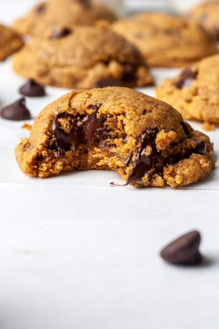 Keto flourless cookies with chocolate chips