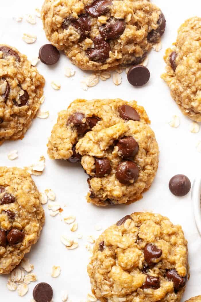 Vegan cookies with oatmeal