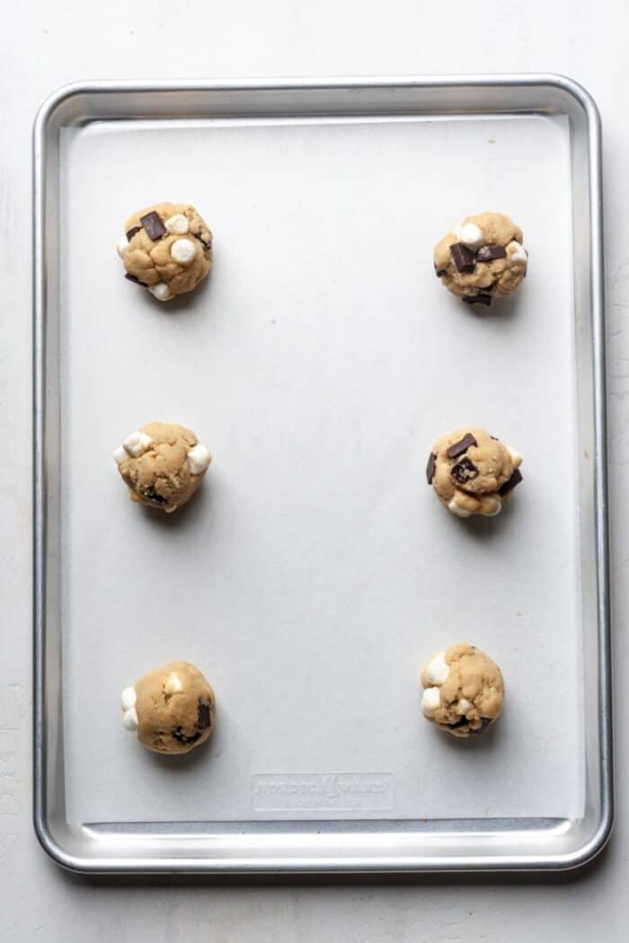 Marshmallow cookies on pan