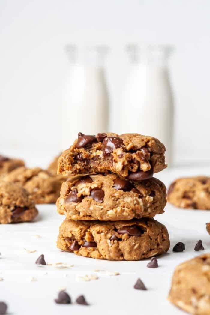 Crispy Vegan peanut butter oatmeal cookies