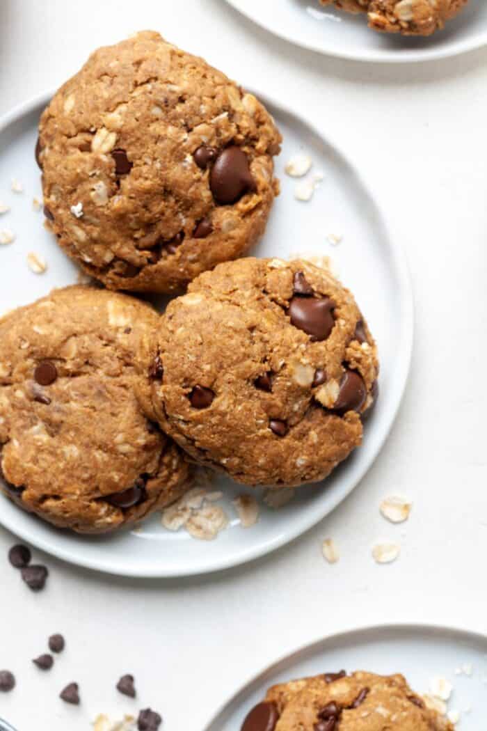 Vegan peanut butter cookies with chocolate chips