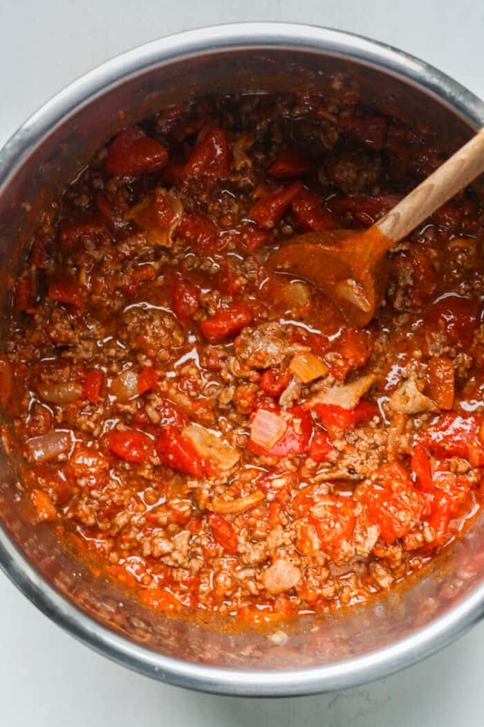 Chili in pressure cooker pot
