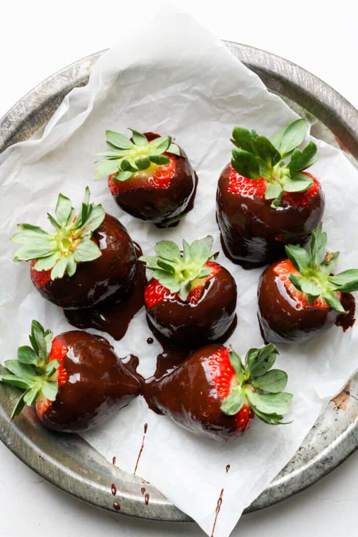 Vegan chocolate strawberries on plate