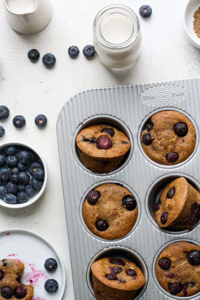 Healthy flaxseed muffins with blueberries