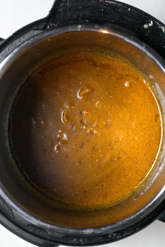 Thick gravy in pot