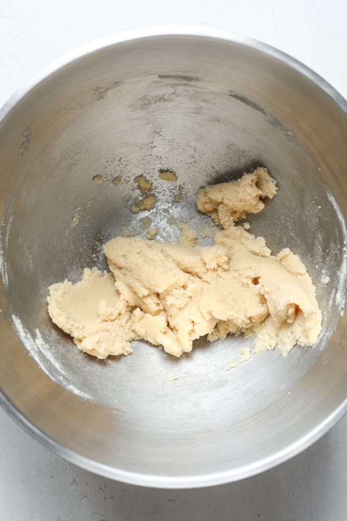 Light dough in bowl
