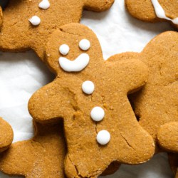Vegan gingerbread cookies.