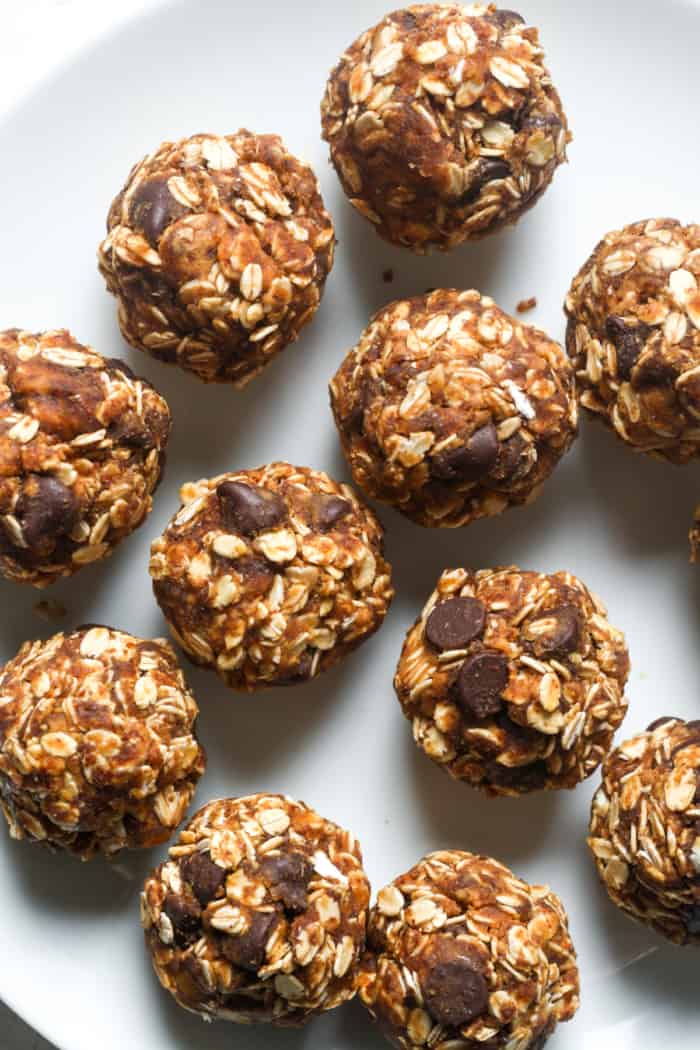 Snack bites with oats.