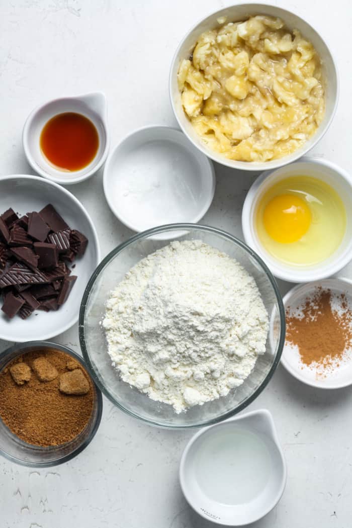 Ingredients for healthy banana bread.
