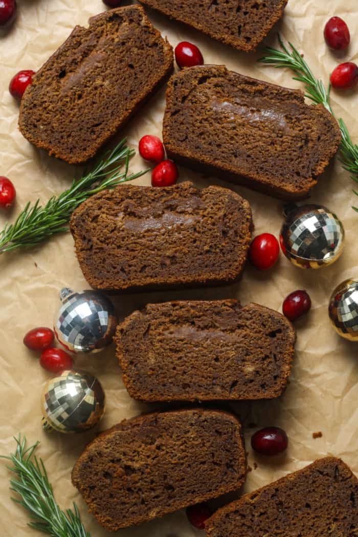 Slices of gingerbread bread.