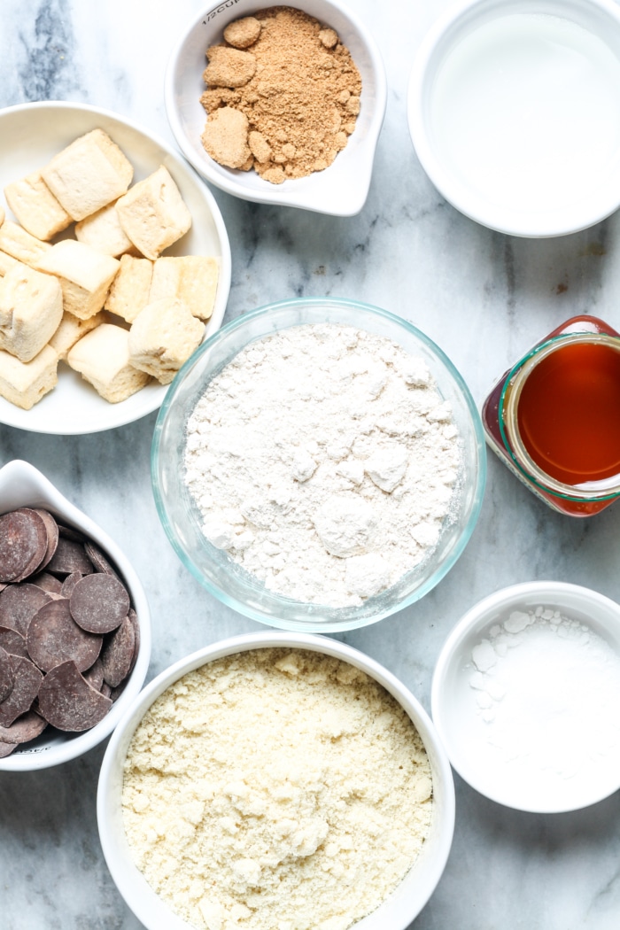 Ingredients for s'mores bars.