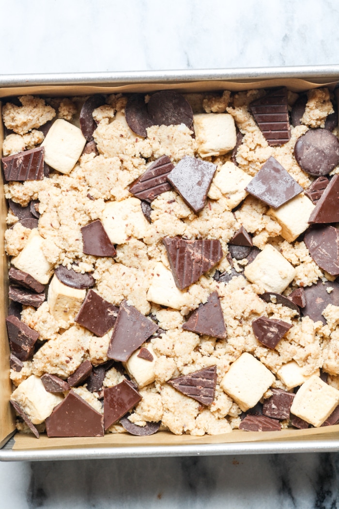 S'mores ingredients in pan.