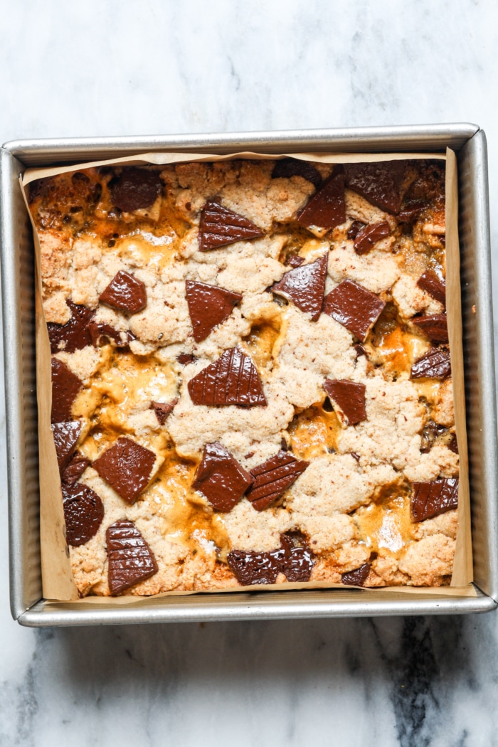 Baked marshmallow dessert.