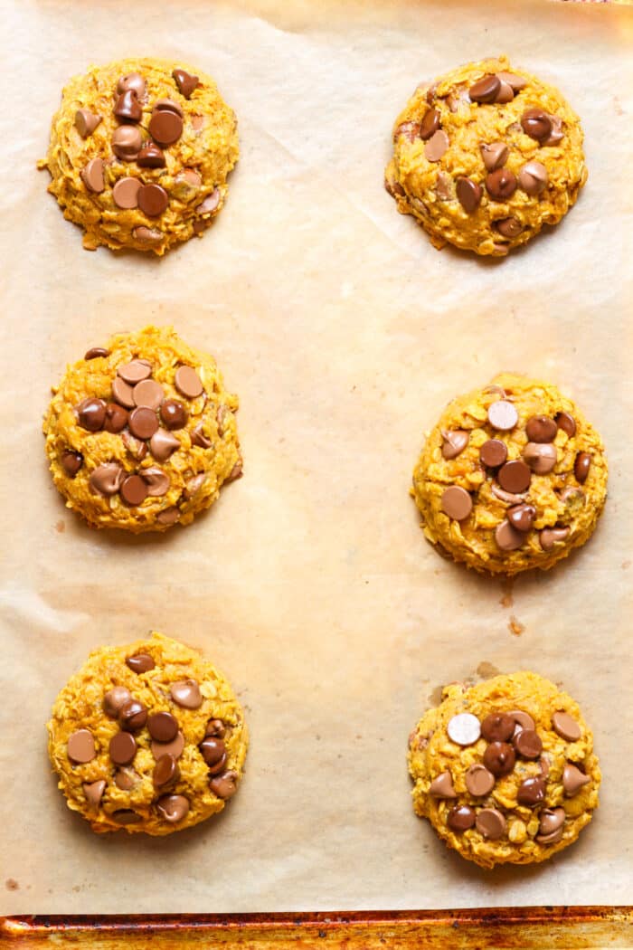 Baked pumpkin oat cookies.