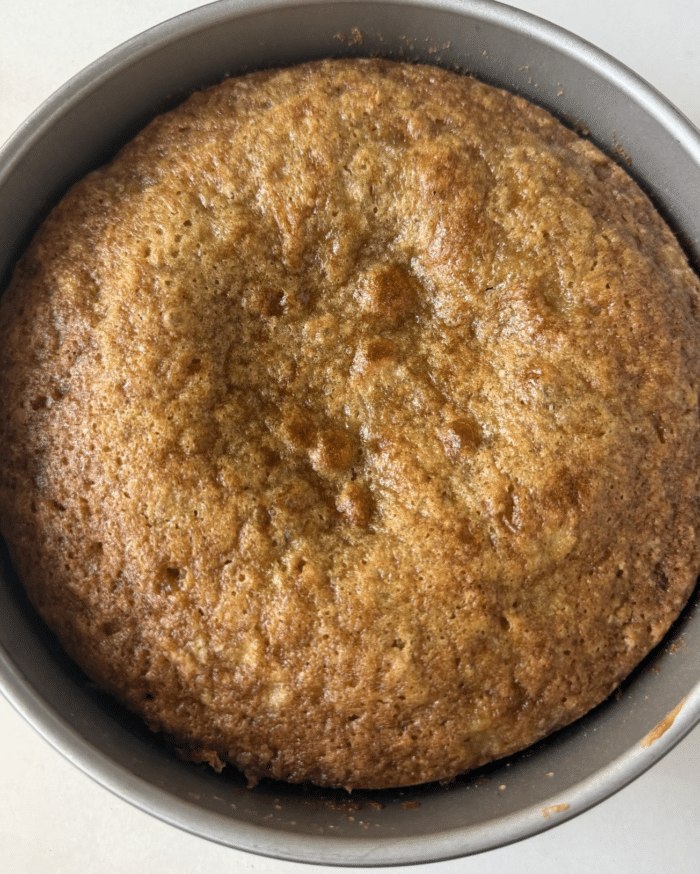Circle pan with cake.