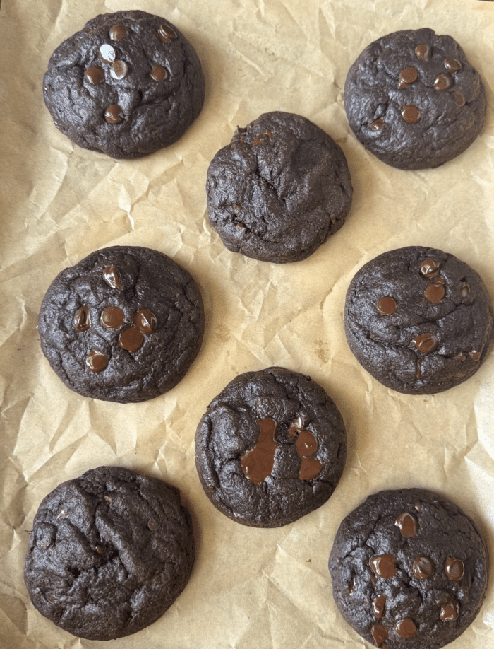 Baked lava cookies.