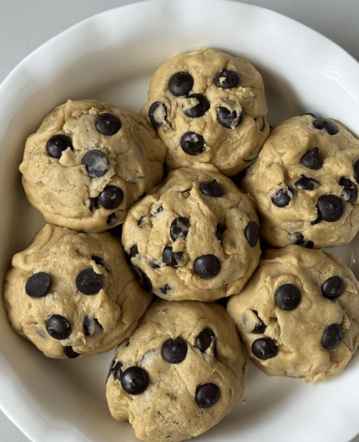 Thick balls of dough in pie plate.
