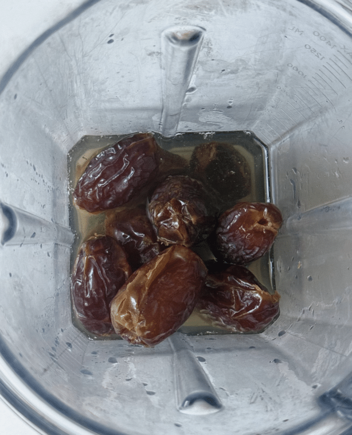 Dates in blender.