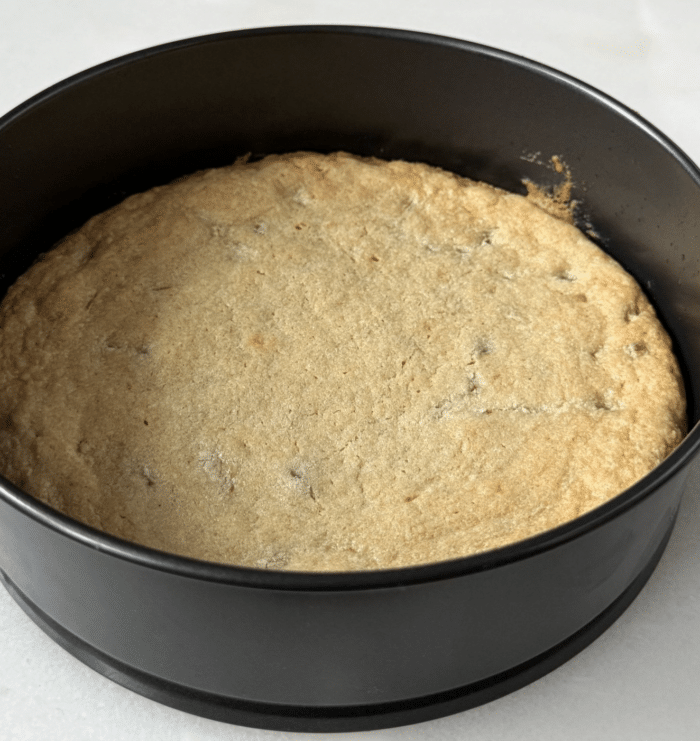 Baked cookie crust.
