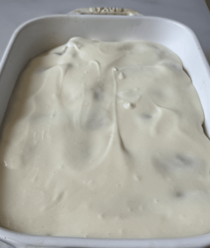 Pan with Italian dessert.