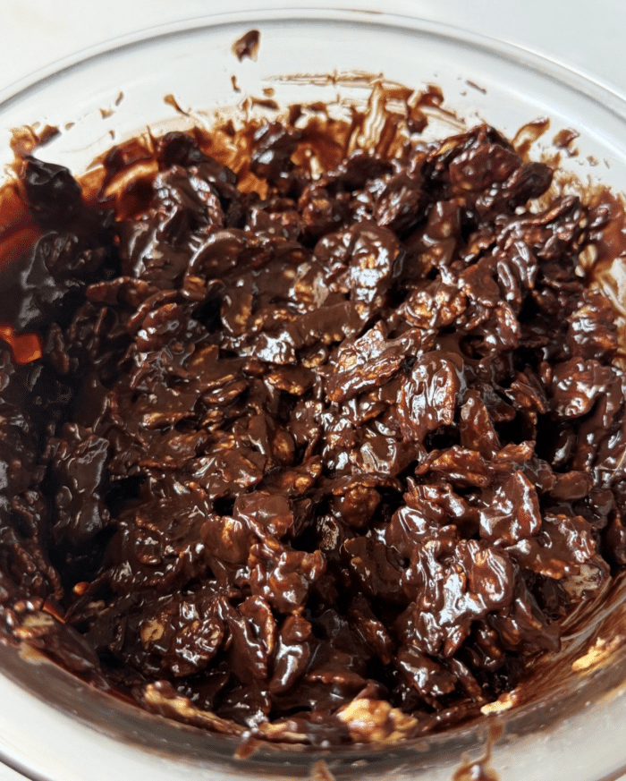 Corn flakes with cocoa.