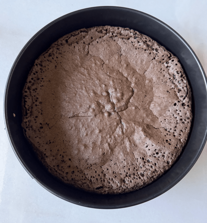 Baked chocolate cake.