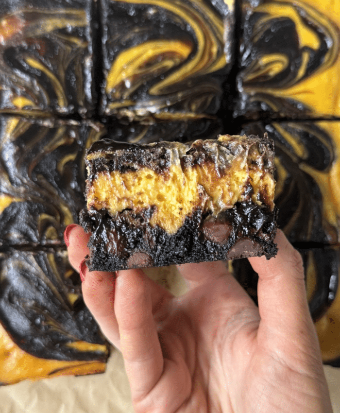 Gooey pumpkin brownie bar.