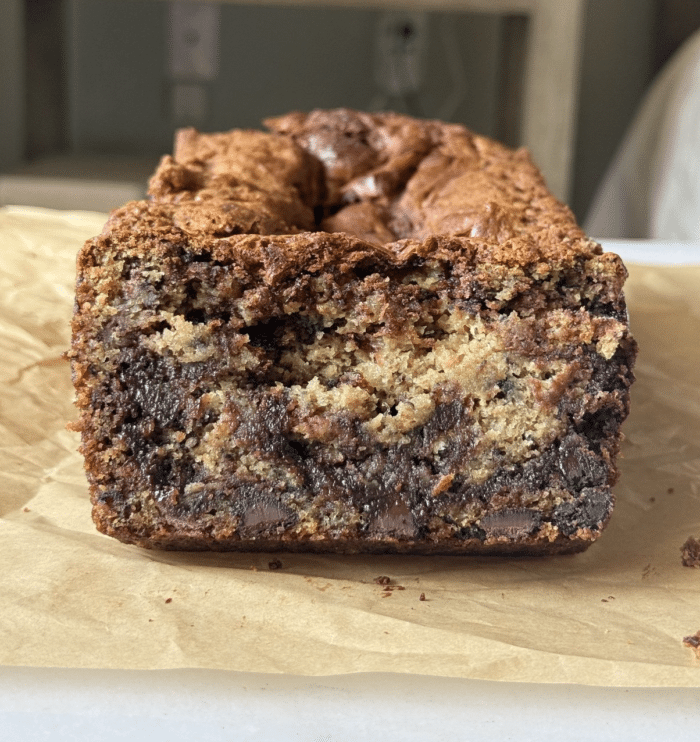 Sliced fudge bread.